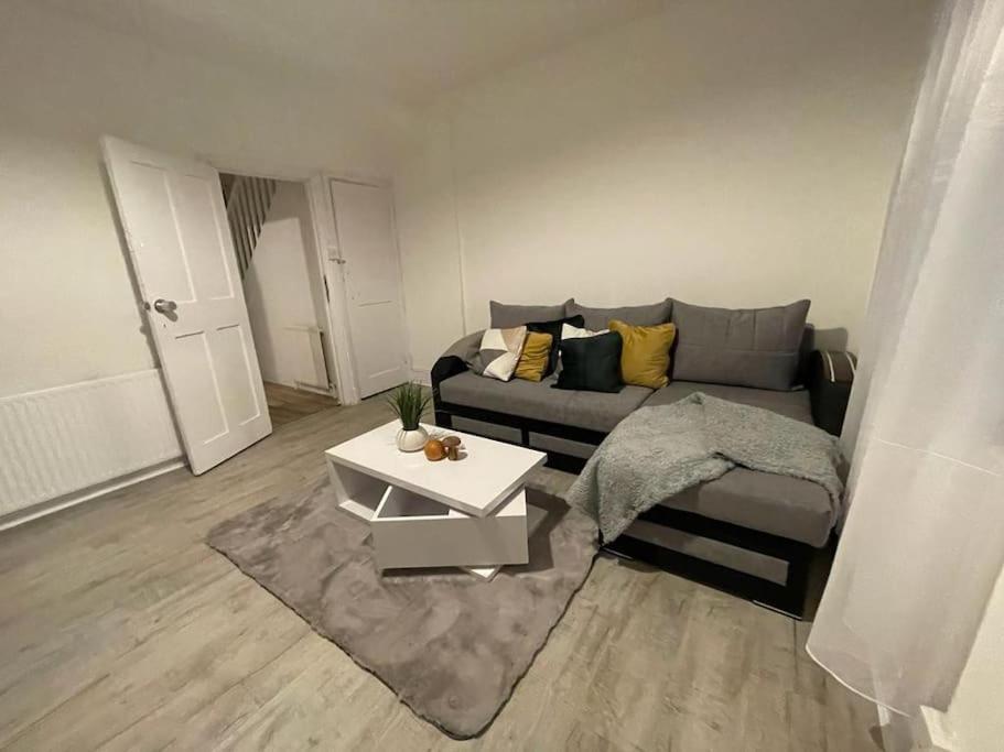 Comfy 2 Bedroom On Tower Bridge London Exterior foto