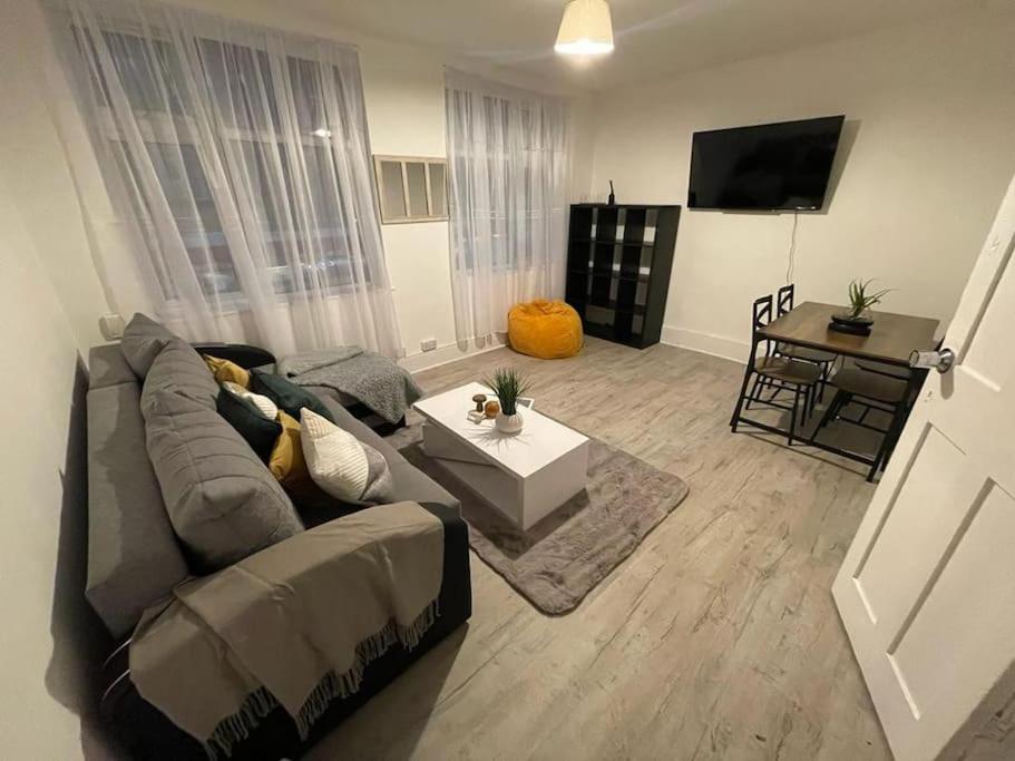 Comfy 2 Bedroom On Tower Bridge London Exterior foto