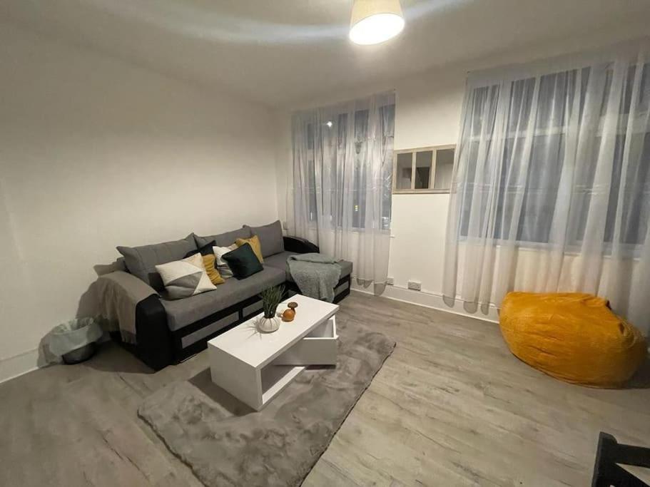 Comfy 2 Bedroom On Tower Bridge London Exterior foto