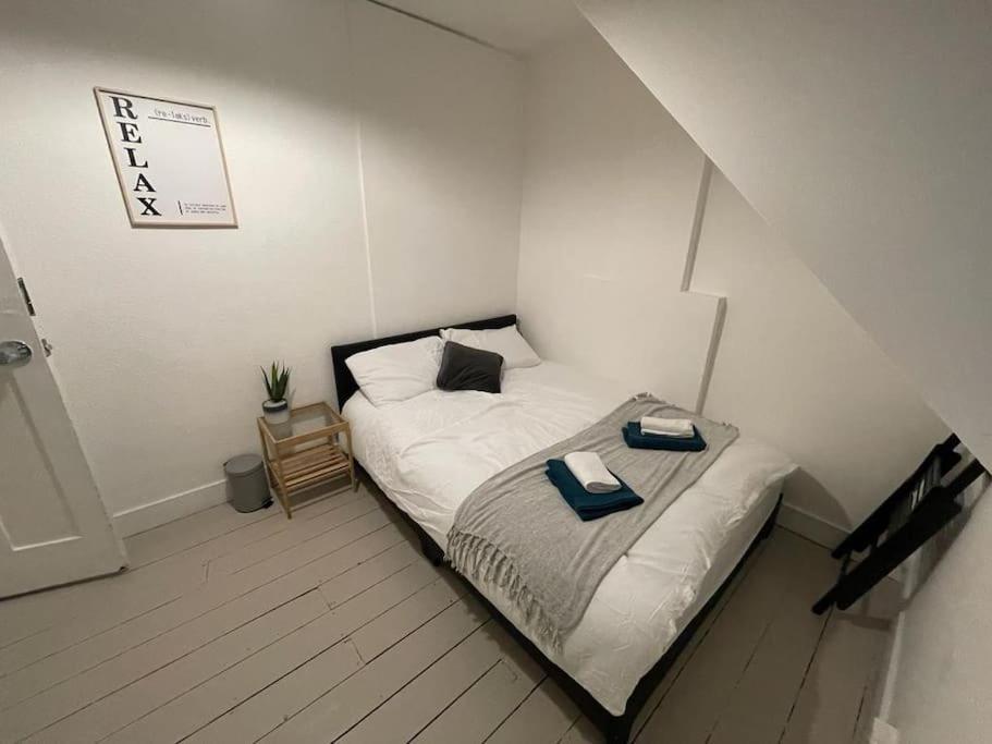 Comfy 2 Bedroom On Tower Bridge London Exterior foto
